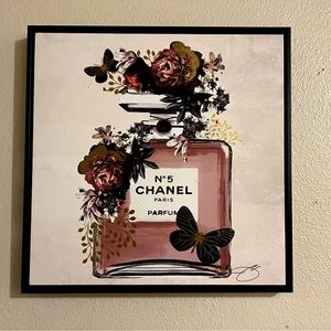 3 framed portraits sold as set! Like new, bought 5 months ago.